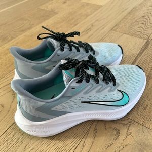Nike Air Zoom Zwingli 7 in Obsidian Turquoise 🧼, Size 7